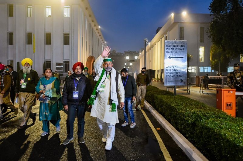 New Delhi: Bharatiya Kisan Union (BKU) Spokesperson Rakesh Tikait along with farmers leaders leaves from Vigyan Bhawan after the seventh round of talks between the farmer leaders and the Centre, in New Delhi, Monday, Jan. 4, 2021.  (PTI Photo)